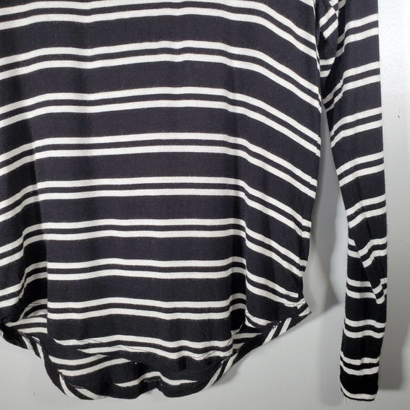 Poof! Striped V-Neck Long Sleeve Top Black White Size Medium - Picture 3 of 8